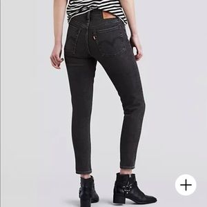 Levi’s Wedgie Skinny Button Fly Jeans NWT 28” 6